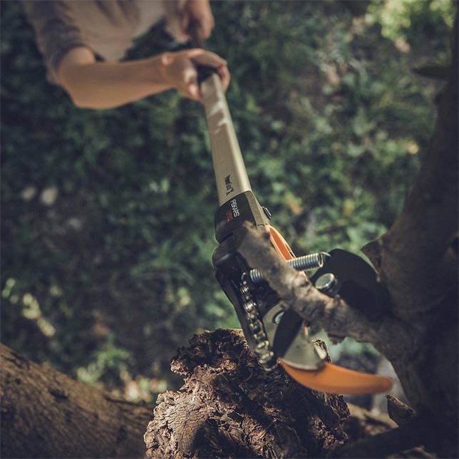 Fiskars® PowerGear X Schneidgiraffe UPX82
