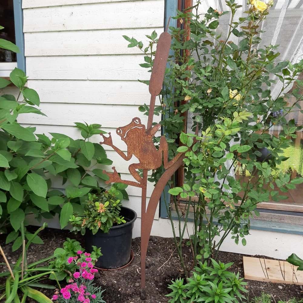 Rost Gartenstab Frosch an Schilfkolben Gr. 3